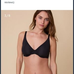 Black Minimalist Wireless Bra with Adjustable Straps